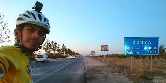 Bisiklet tutkunu iki ayda 9 bin 300 kilometre yol ald