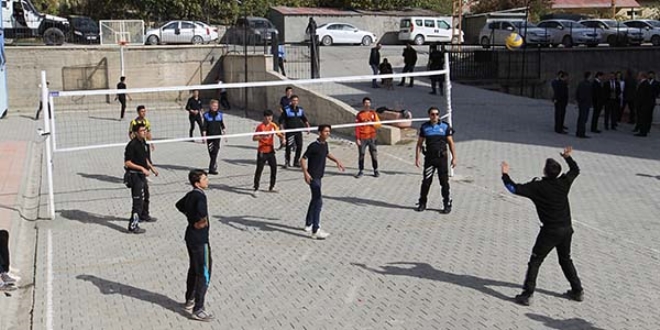 Hakkari'de polis renci kaynamas