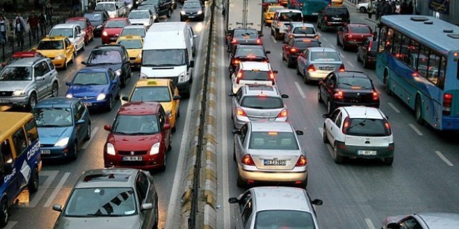 stanbul'da baz yollar trafie kapatlacak