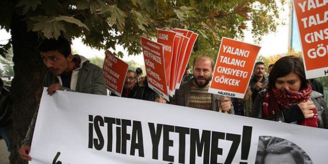 Gkek'in istifas ncesi Ankara'da protesto