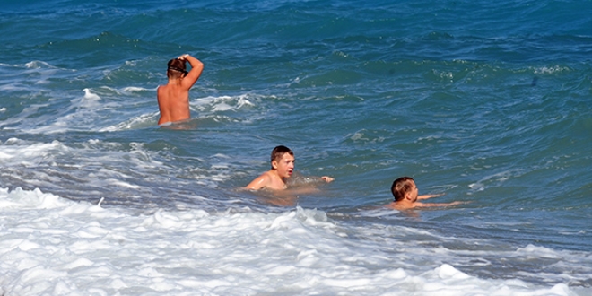 Antalya'da sonbaharda deniz keyfi