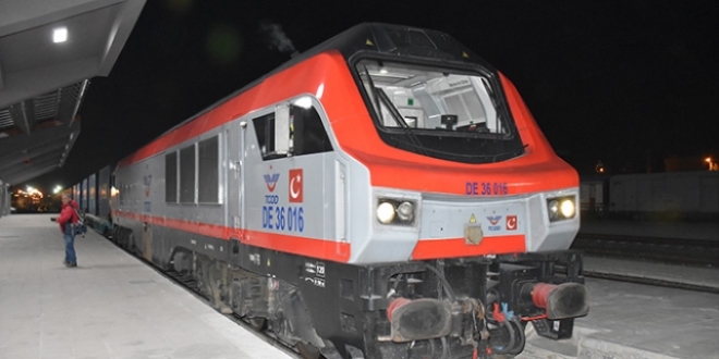 Bak-Tiflis-Kars Demiryolu'nda ilk tren Mersin'e ulat