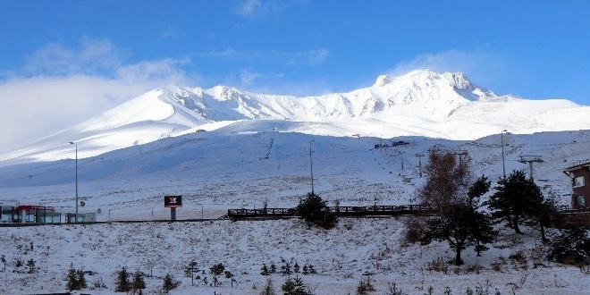 Erciyes'te kar sevinci