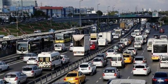 stanbul'da baz yollar trafie kapatlacak