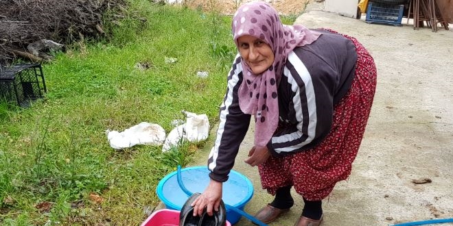 Banka kirlenmesin diye kara lastiklerimi kardm