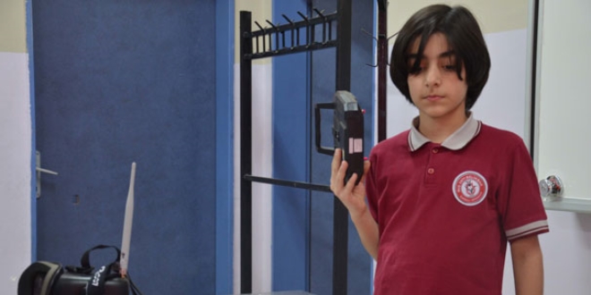 12 yandaki Mert, 'bomba bulan drone' tasarlad