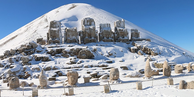 Nemrut Da'na mevsimin ilk kar dt