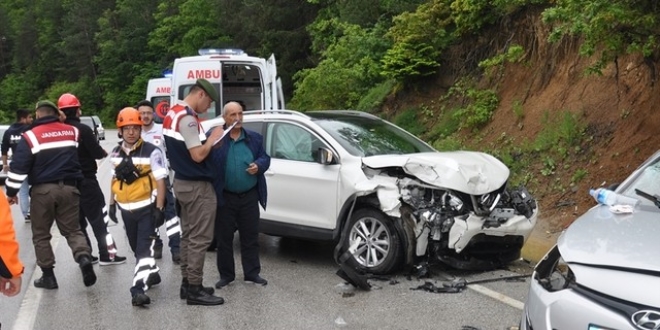 Bolu'da trafik kazas: 5 yaral