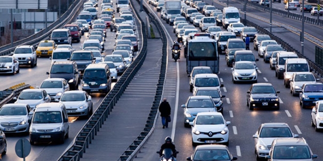 stanbul'da baz yollar trafie kapatlacak