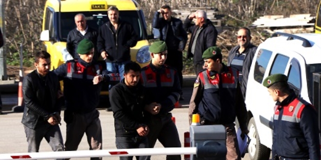Edirne snrnda PKK ve DHKP/C yesi 9 kii yakaland