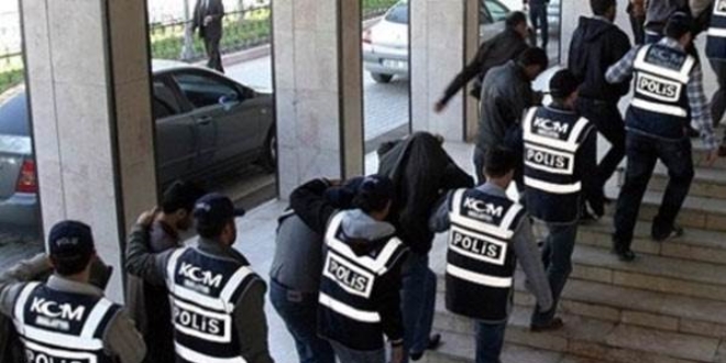 Mersin'de askeri yaplanma operasyonunda 31 pheliden 15'i tutukland