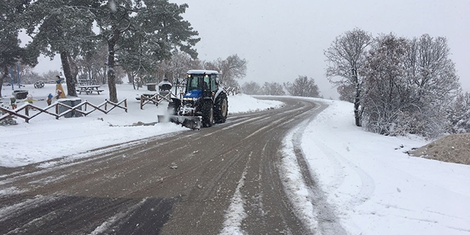 Meteoroloji uyarmt... Ankara'ya beklenen kar geldi