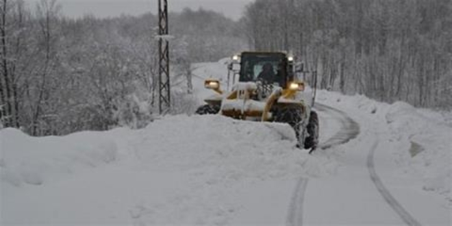 Kastamonu ve Tokat'ta kar nedeniyle 118 ky yolu ulama kapand