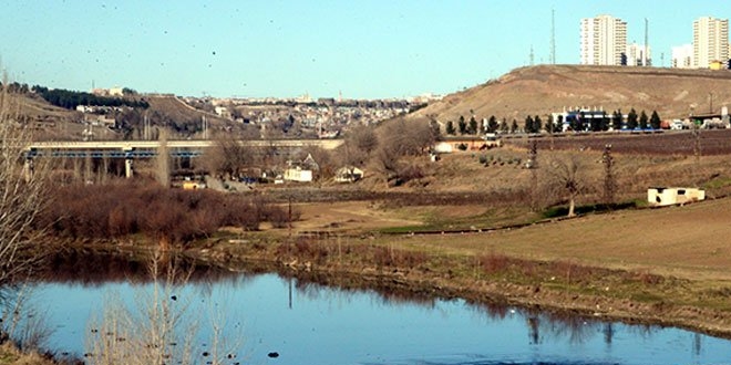 Blgenin hayat kayna Dicle Nehri can ekiiyor