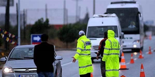 'Trafikte cezalar uyarc ekilde ve yz yze yazlmal'
