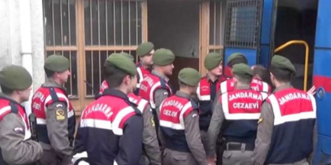 Zonguldak'ta FET'den yarglanan 2 kii tahliye edildi