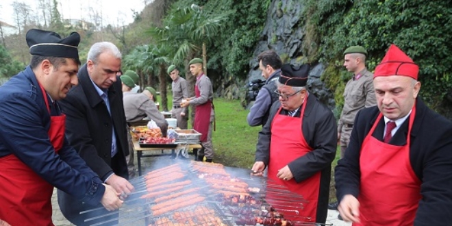 Kaymakam piirdi, askerler yedi