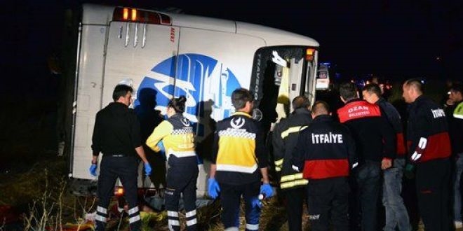 Zonguldak'ta otobs devrildi: 1 l, 16 yaral