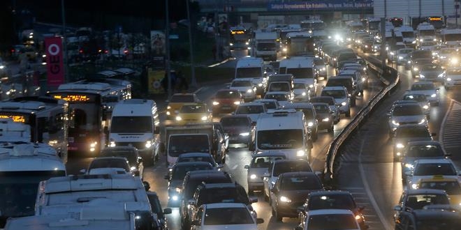 stanbul'da yarn baz yollar trafie kapatlacak