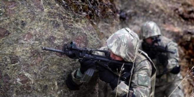 PKK'nn 12 odal yer alt mhimmat deposu bulundu