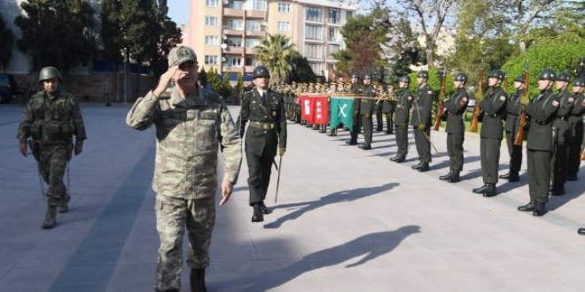 Org. Akar, 1'inci Ordu K.l'nda incelemelerde bulundu