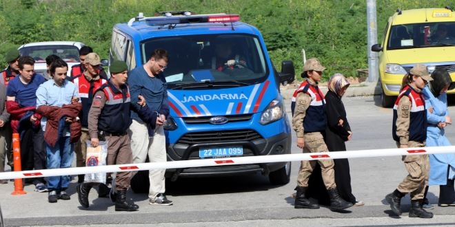 Edirne'de kamaya alan 11 FET phelisi yakaland