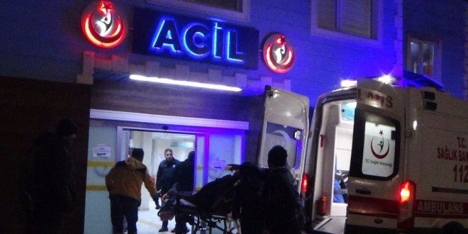 Bartn'da trafik kazas: 2 l, 4 yaral