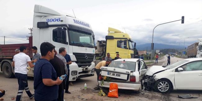 Osmaniye'de zincirleme trafik kazas: 12 yaral