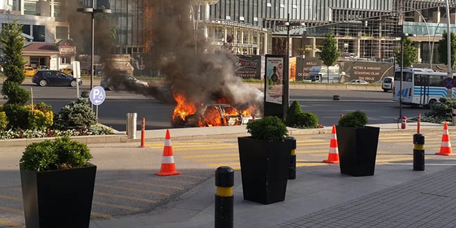 Trafik polisinin arac, kullanlamaz hale geldi