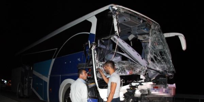 Isparta'da kamyon yolcu otobsne arpt: 7 yaral