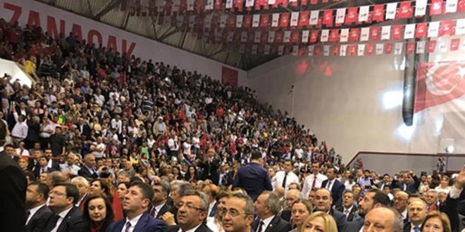 'Eski bir retmen, gel buraya Muharrem nce'