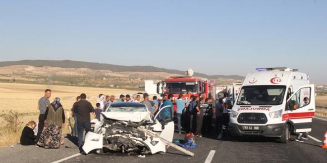 Kayseri'de feci kaza: 2 l, 4 yaral