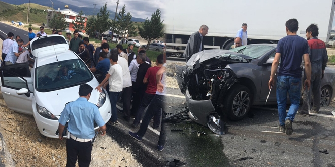 Erzincan'da trafik kazalar: 9 yaral