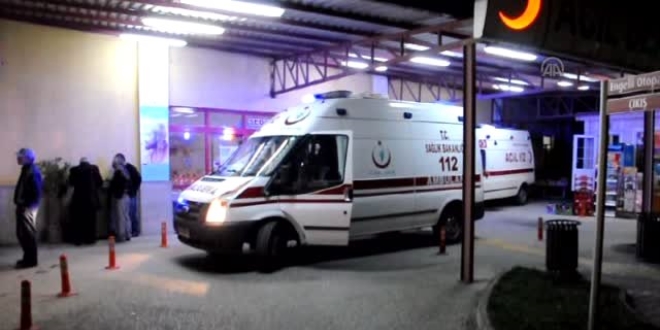Hasta tayan ambulans kaza yapt: 4 yaral