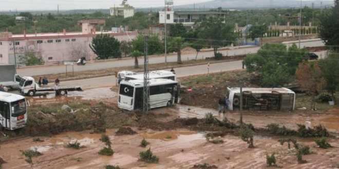 Kilis'te sel sular ekildi, tahribat gn yzne kt