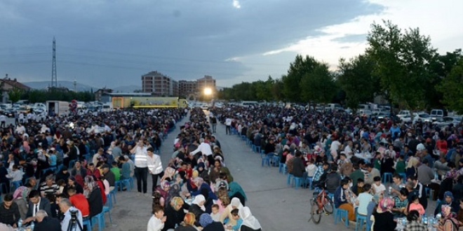 Belediye iftar verdi, 200 kii hastanelik oldu