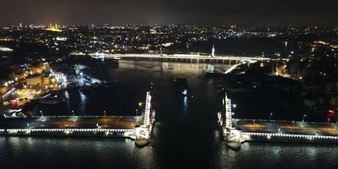 stanbul'da 'akll yzer iskele' sahur vakti yerletirildi