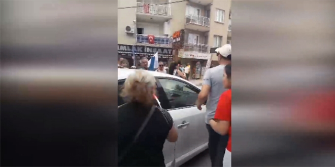 CHP'li bir ksm partililer, TRT aracna saldrd