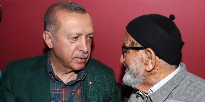 Cumhurbakan Erdoan'dan srpriz ziyaret