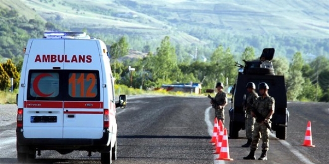 Hakkari'de askeri konvoyun geii srasnda patlama