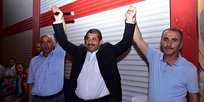 HDP'li eski belediye bakan yardmcs Ak Parti'ye geti