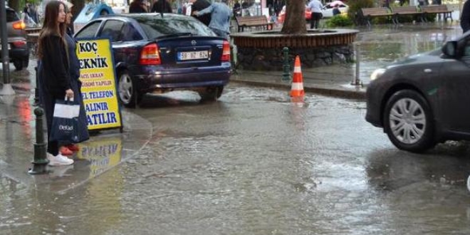 Tekirda'da saanak ve dolu ya etkili oldu