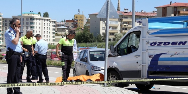 Olunu YKS'ye brakan baba trafik kazasnda ld