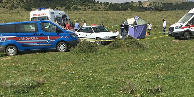 Yedikleri mantardan zehirlenen 3 kii hayatn kaybetti