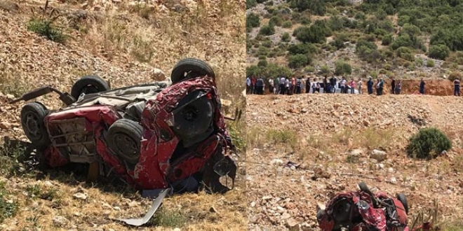 Dn yolunda 3 karde uuruma yuvarlanarak can verdi