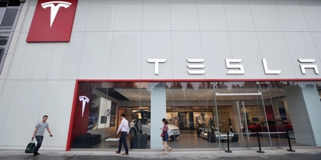 Tesla'da iptaller yeni siparileri geti