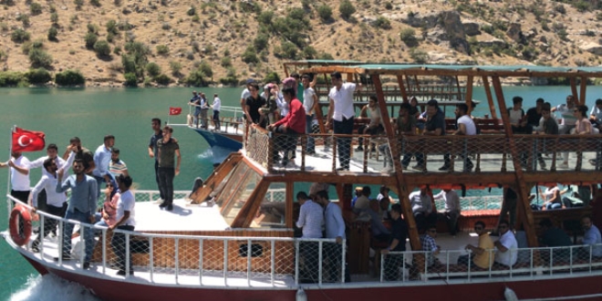 Gneydou'nun Bodrum'u Halfeti'ye turist akn