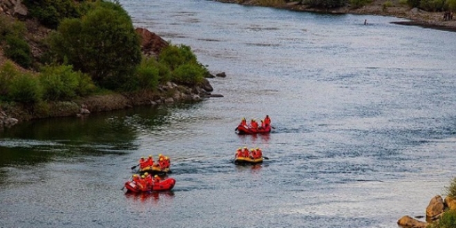 Tarihi ilede rafting heyecan