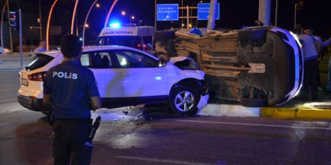 Karaman'da polis arac ile otomobil arpt: 3 yaral