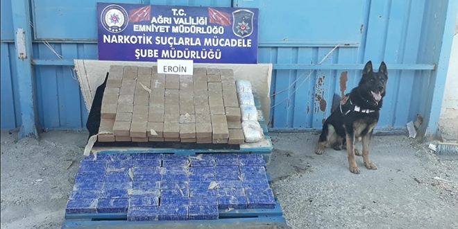 Ar'da 102 kilogram eroin ele geirildi